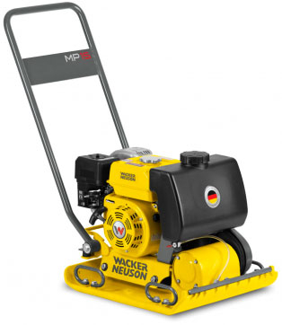 Виброплита Wacker Neuson MP-15 в прокат в Таганроге. У нас лучшая цена за сутки! Возможность взять в аренду с выгодной скидкой до 40% при экспресс доставке 24/7. И помните, ночью стоимость еще дешевле на 30%! #арендапрокат #виброплита #выгодно